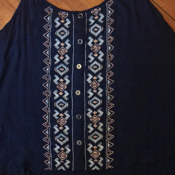 E(Hanger)M Flowy Embroidered Top - Picture 4 of 8